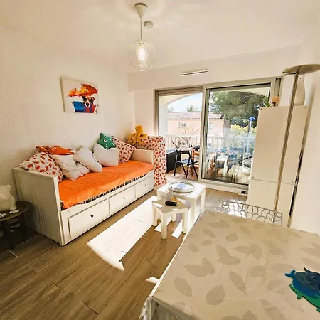 Apartamento Avec Terrasse A Proximite Des Plages, Wi-fi *
